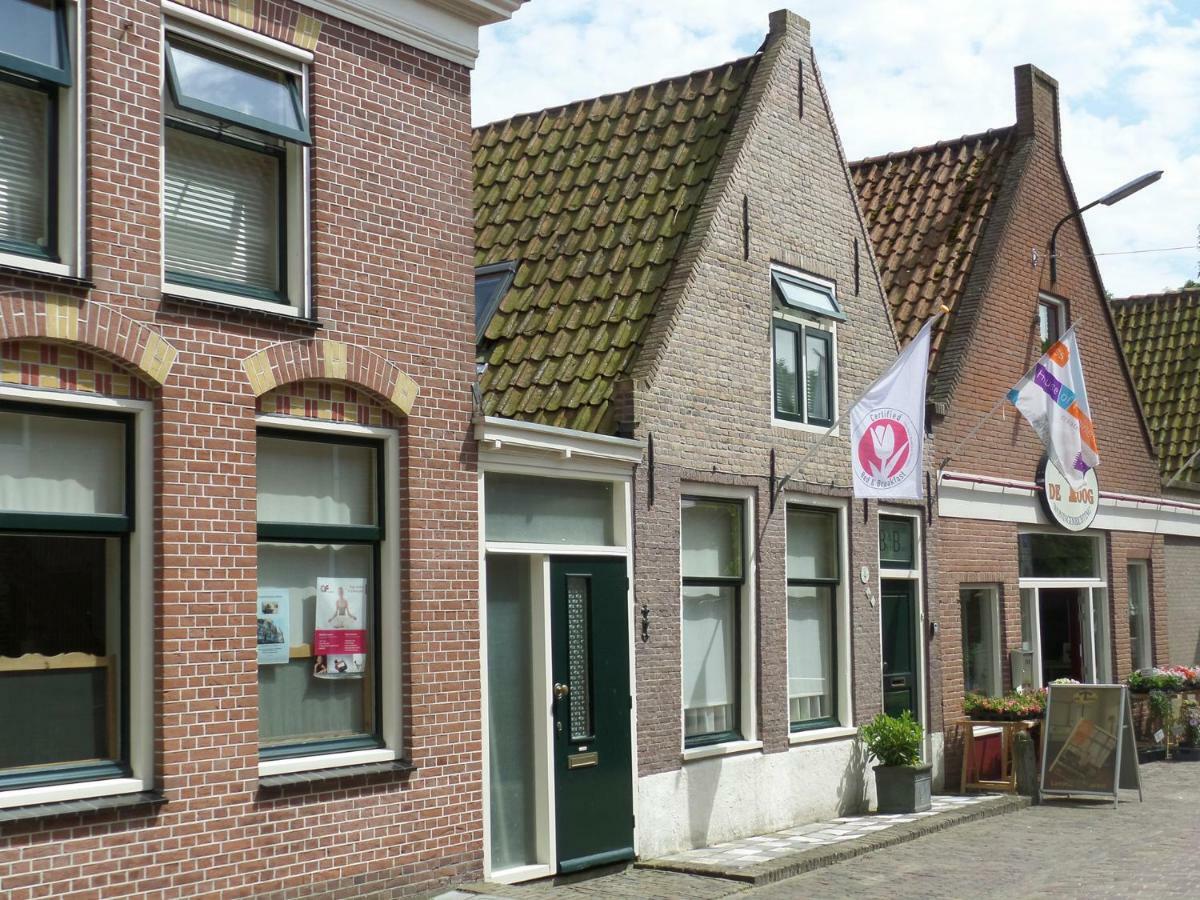 Bij De Buren Enkhuizen Luaran gambar