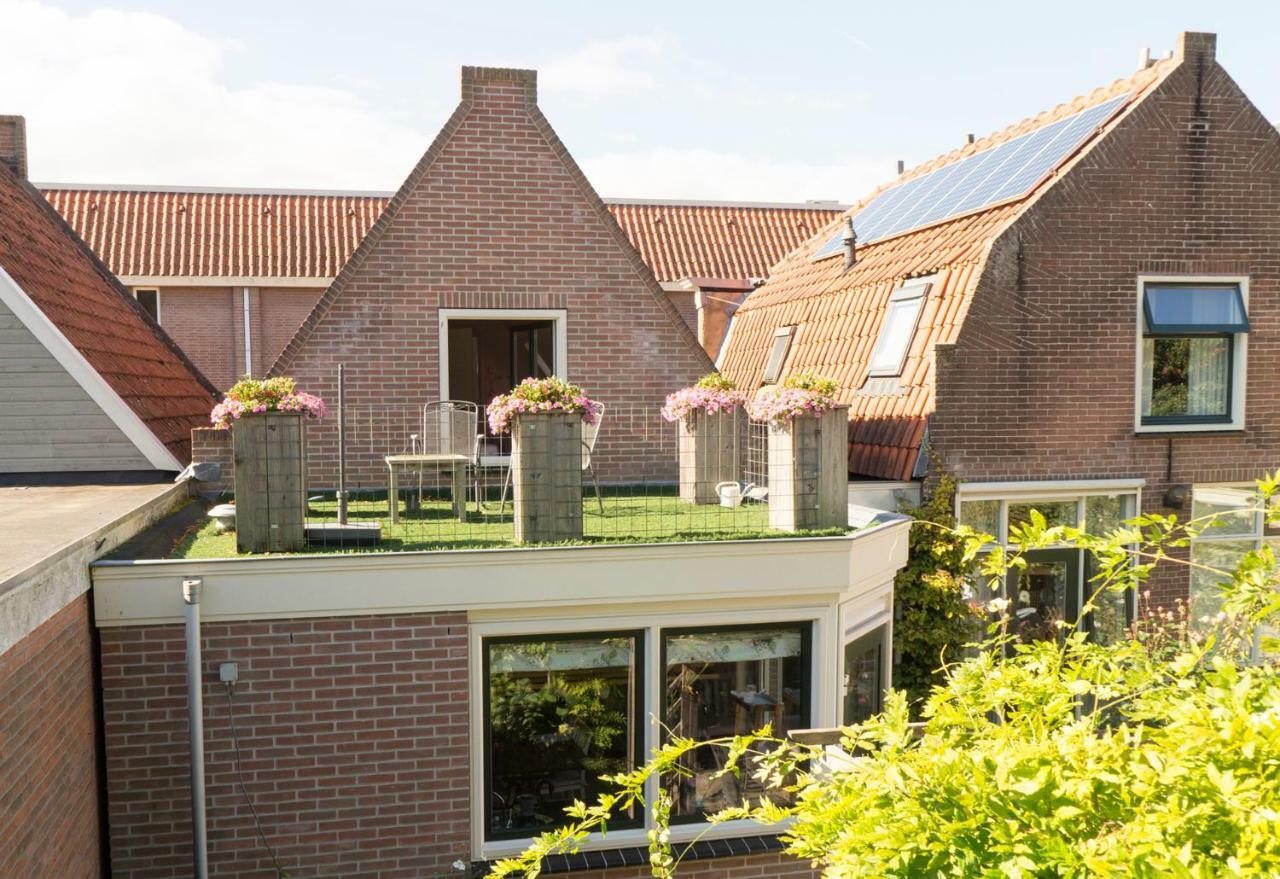 Bij De Buren Enkhuizen Luaran gambar