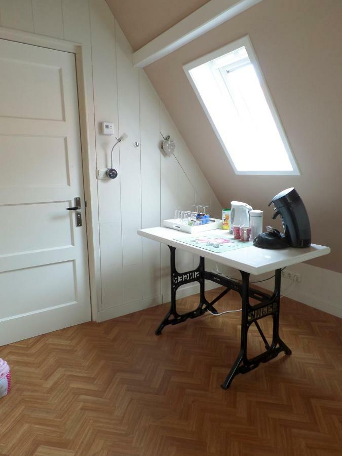 Bij De Buren Enkhuizen Luaran gambar